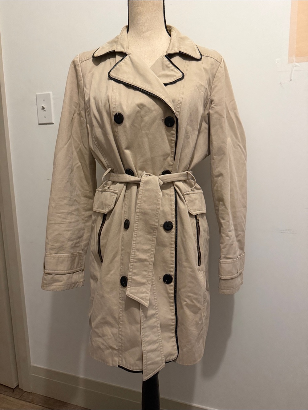 Smart Set Cream Cotton Trench Coat with Dark Contrast Trim Large